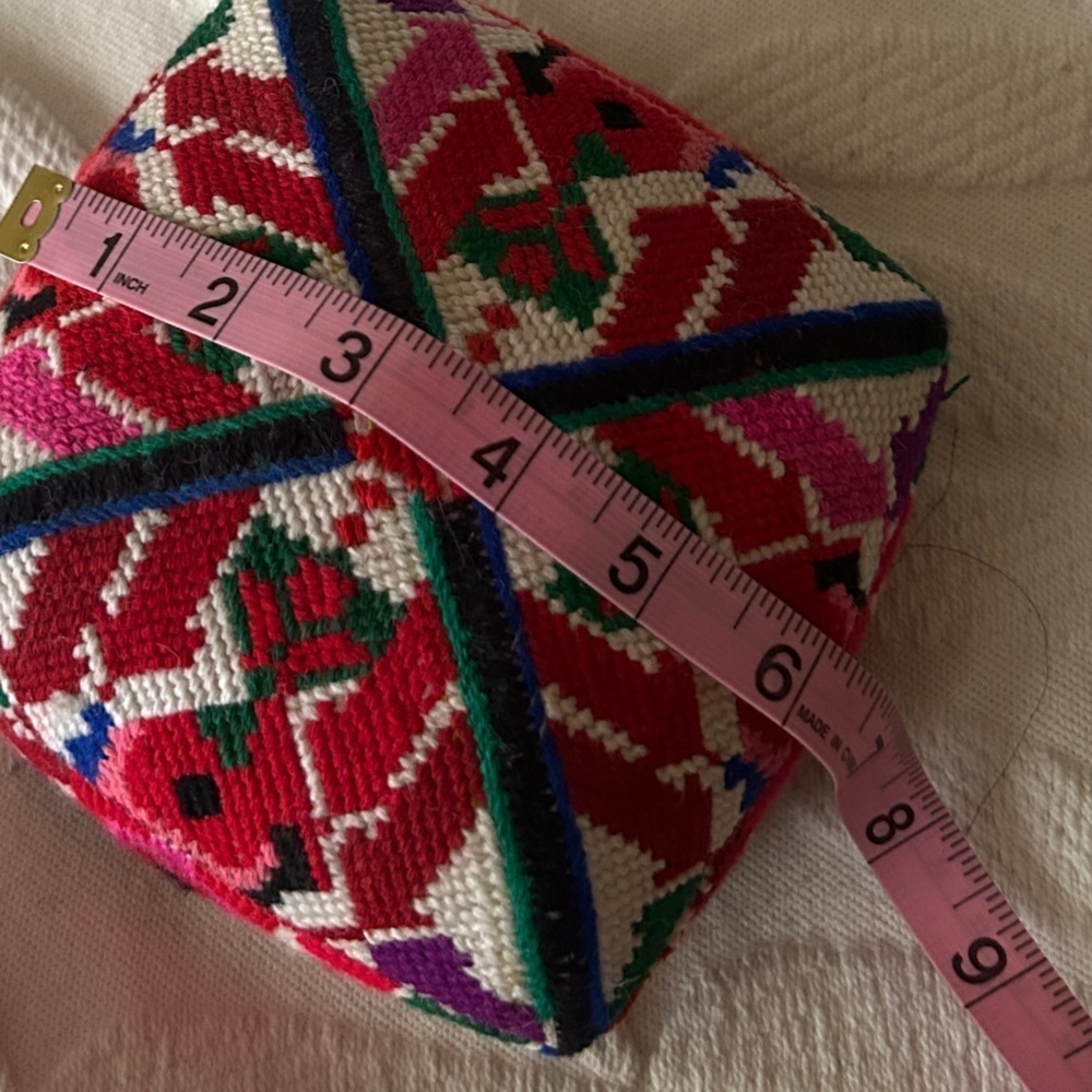 Uyghur child’s hat. China. Xingxiang. Beautiful handiwork. Colorful. - Picture 6 of 6